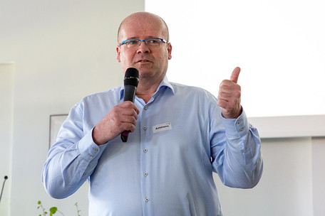 Martin Ammann, Sprecher der TROPHELIA-Jury, hebt die Fachkenntnis, den Ehrgeiz und die Initiative der Teams hervor.